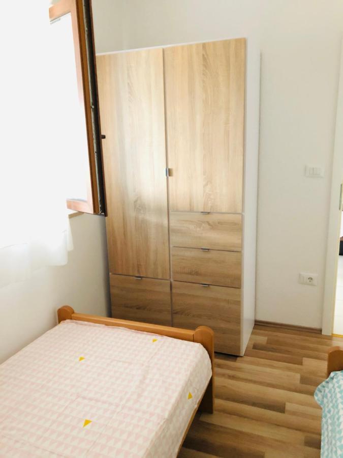 Apartman Lina 우마그 외부 사진